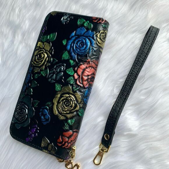 Handmade Genuine Leather Floral Embossed Accordion Wallet/ Wristlet - Picture 3 of 13